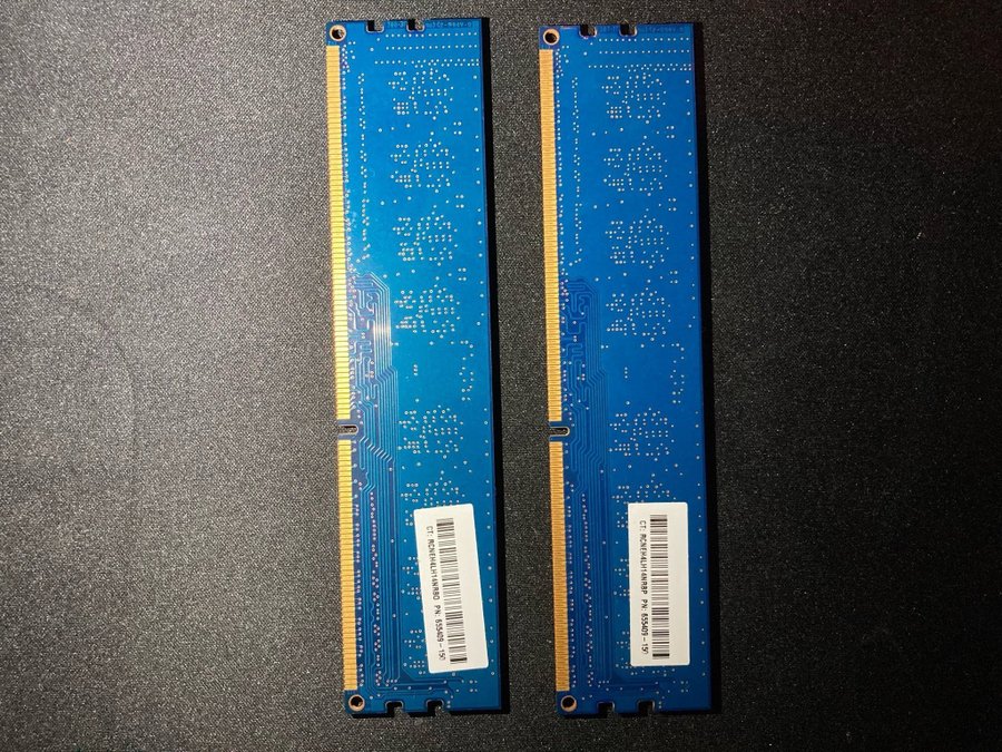 2 st 2GB DDR3 1600MHz Hynix Ram stickor