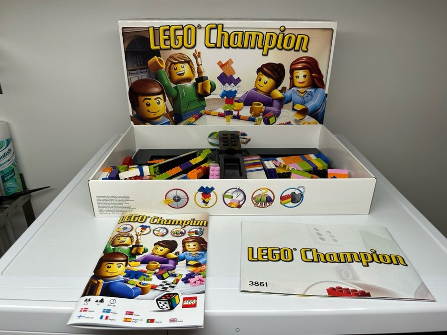 LEGO Champion (3861)