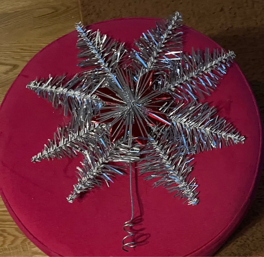 Julgransprydnad - Stjärna i silver äldre toppstjärna diameter 24cm Oanvänd