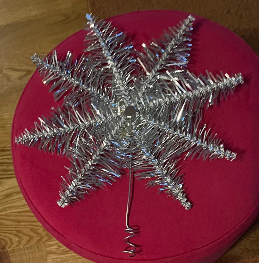 Julgransprydnad - Stjärna i silver äldre toppstjärna diameter 24cm Oanvänd