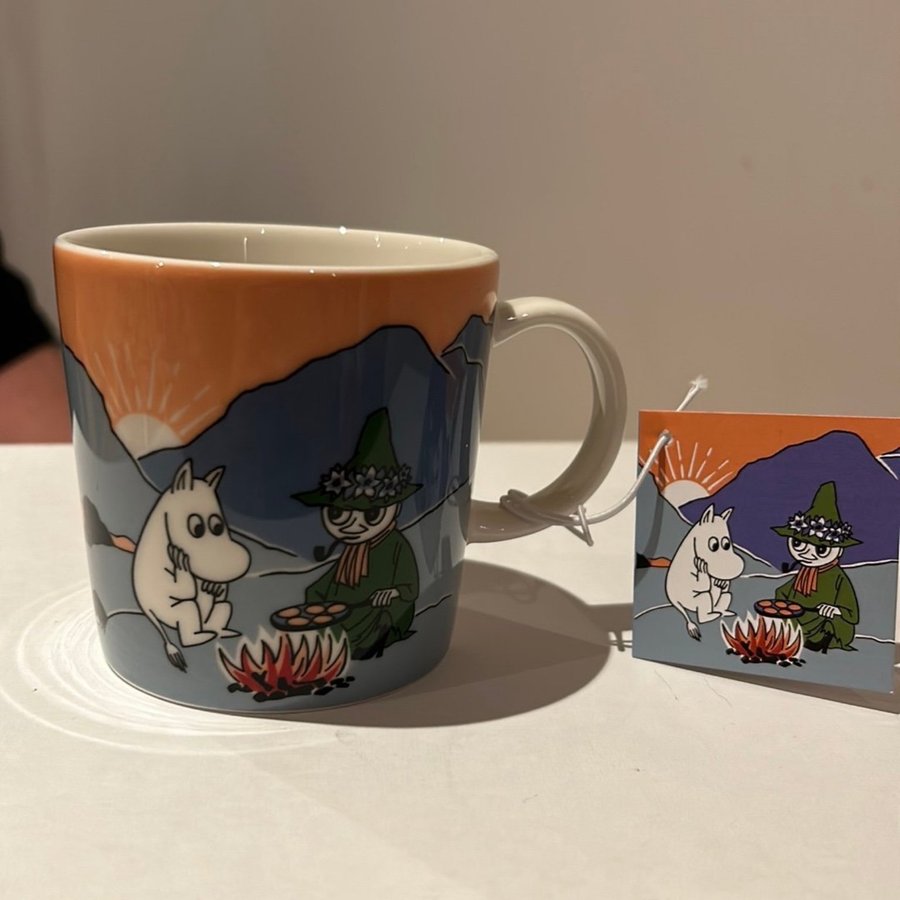 Moomin mugg "In the Mountains" bland bergen muminmugg