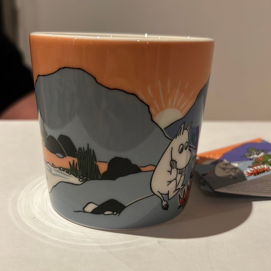 Moomin mugg "In the Mountains" bland bergen muminmugg