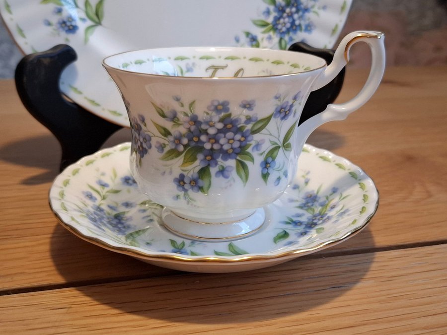 Royal Albert July trio