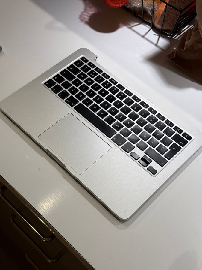 Topcase/Palmrest till MacBook Pro "Core i5" 2.6 13" Late 2013