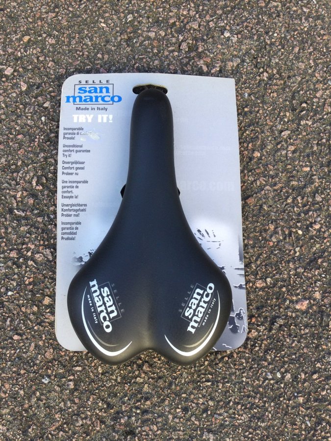 NOS Selle San Marco Sadel racer hybrid från nedlagd verkstad butik dödsbo Fynd