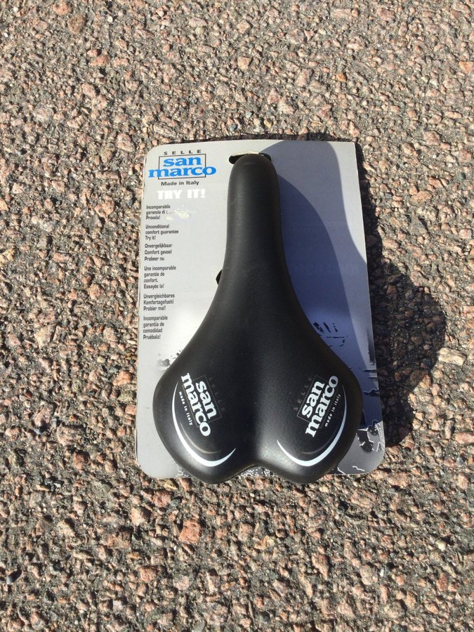 NOS Selle San Marco Sadel racer hybrid från nedlagd verkstad butik dödsbo Fynd