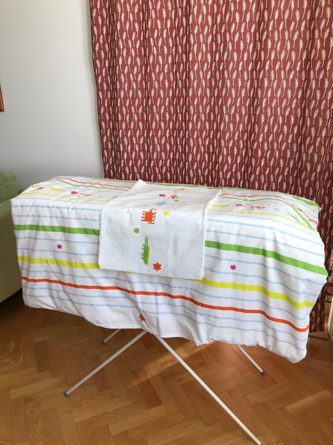 Sött täcke och påslakan + örngott till baby /spjälsäng. IKEA. Nyskick.