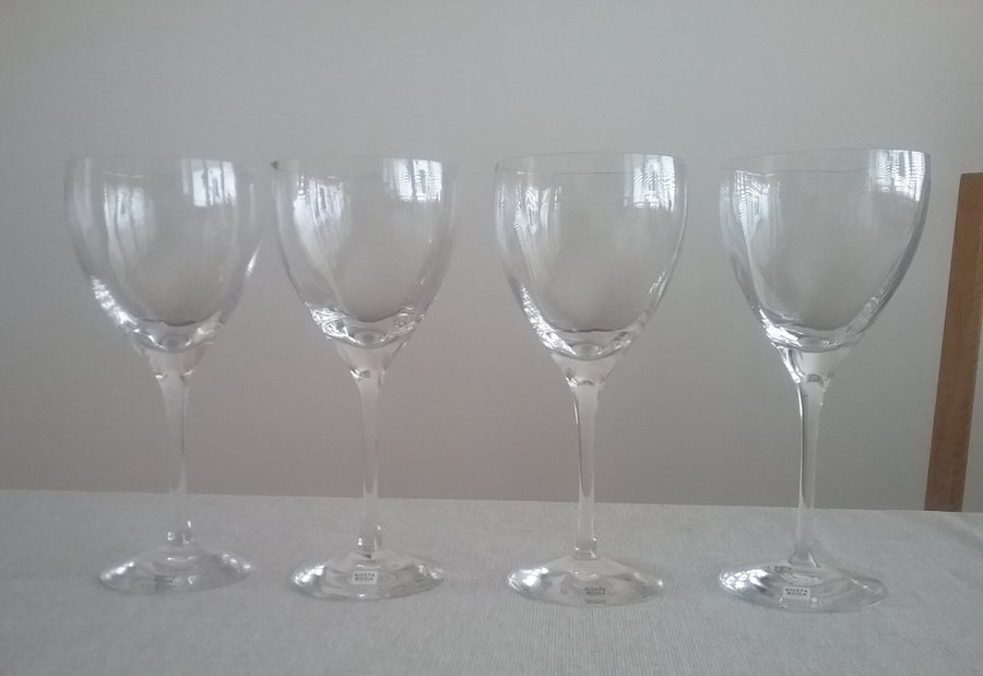 4 vinglas rödvinsglas Kosta boda Chateau 30 cl Bertil Vallien