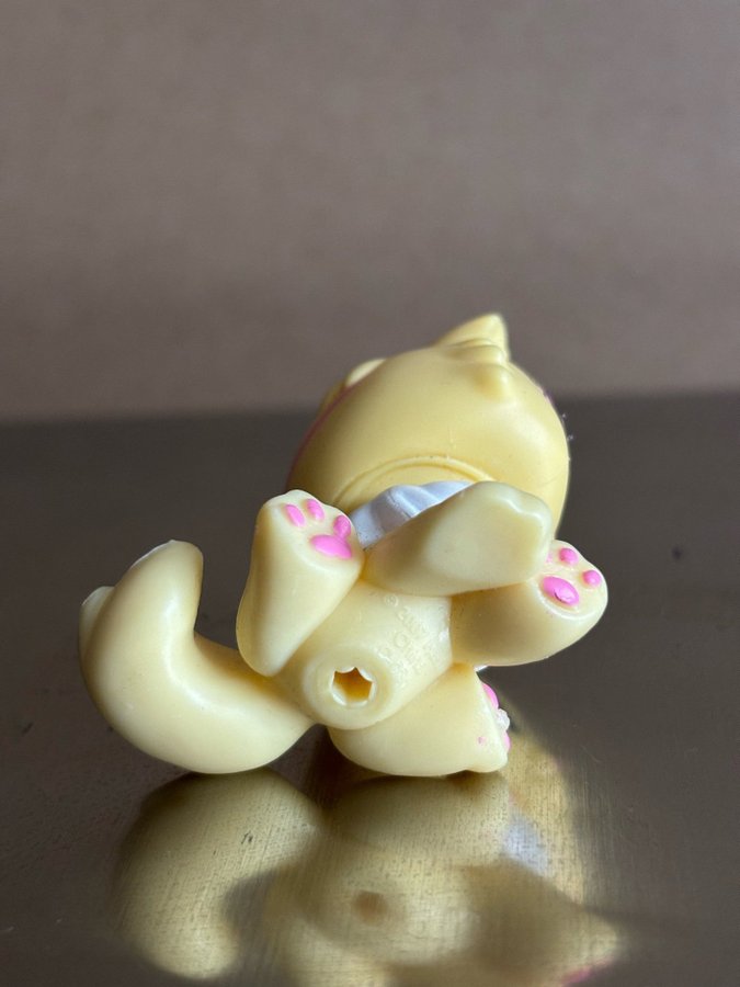 Littlest Pet Shop Hasbro 2007 Yellow  Pink Persian Cat #878