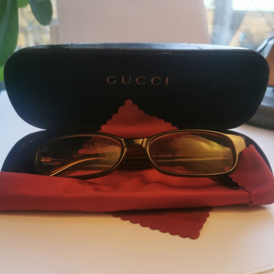 Gucci läs glasögon