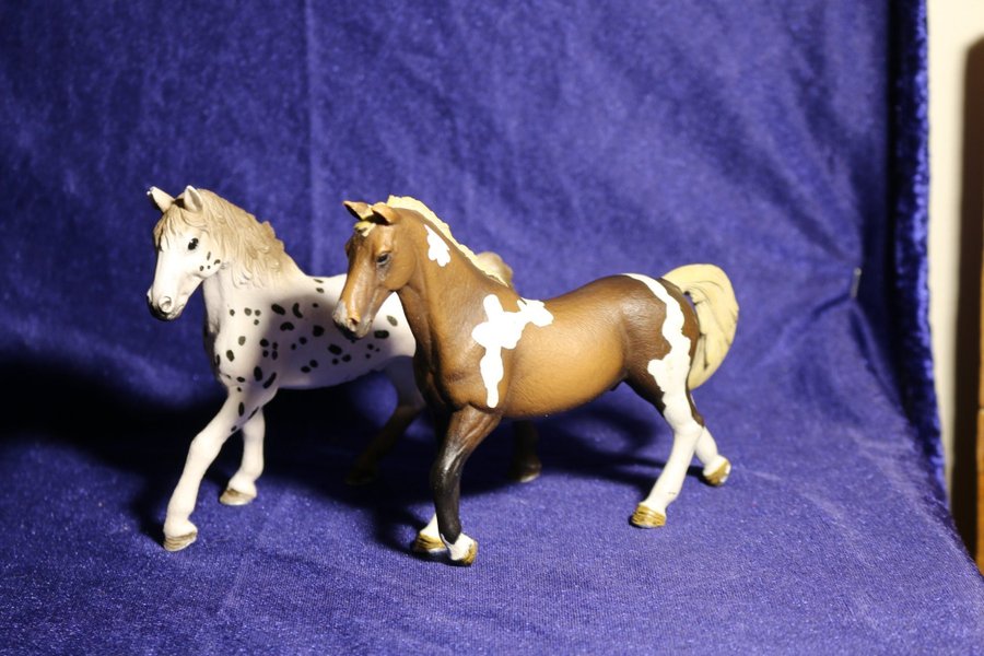 2 st hästar från Schleich