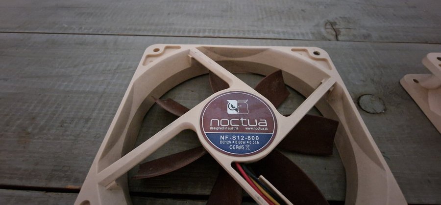 2 st Noctua NF-S12-800 fläktar