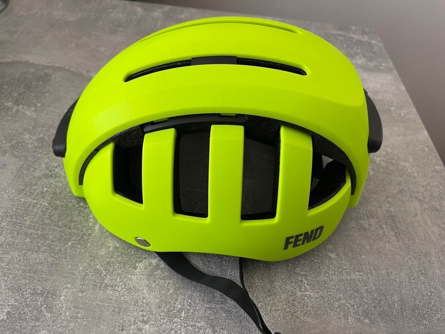 Cykelhjälm - FEND Super Helmet