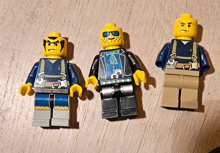 3 st LEGO minifigurer