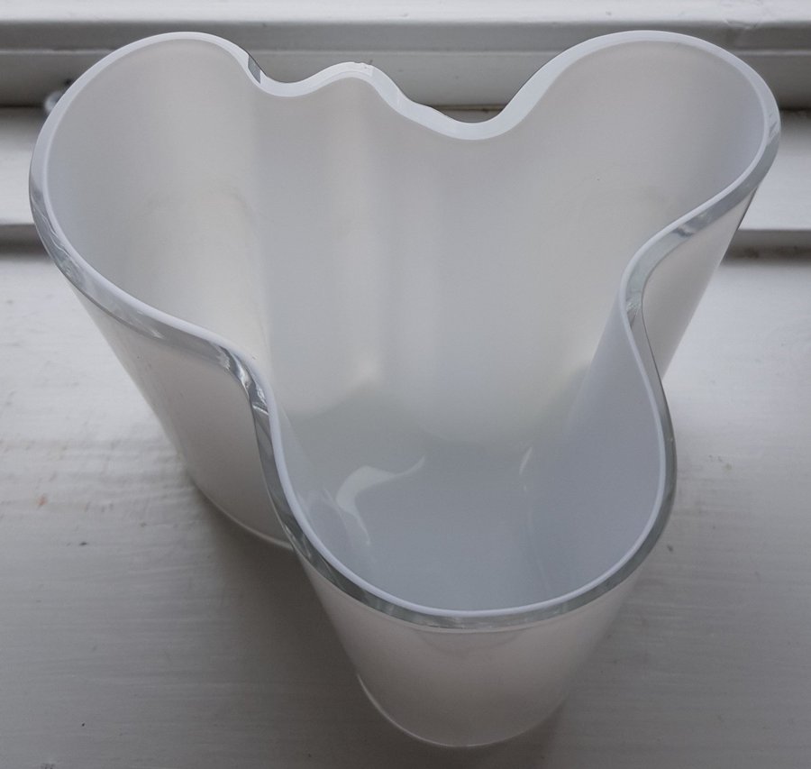 Vas "Savoy" etsad signatur Alvar Aalto Iittala Finland (Obs ett litet nagg)