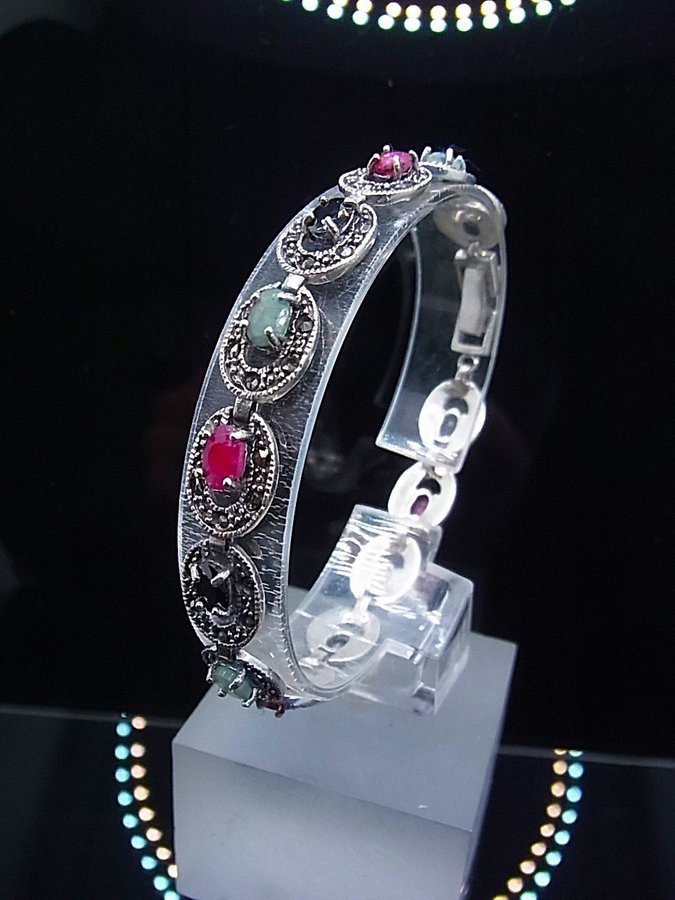 ARMBAND EMERALD - RUBY - SAFIR MED MARCASITES