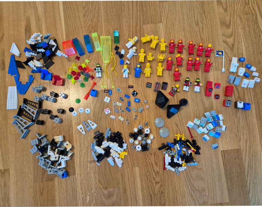 Lego Space - Stor samling minifigurer och delar