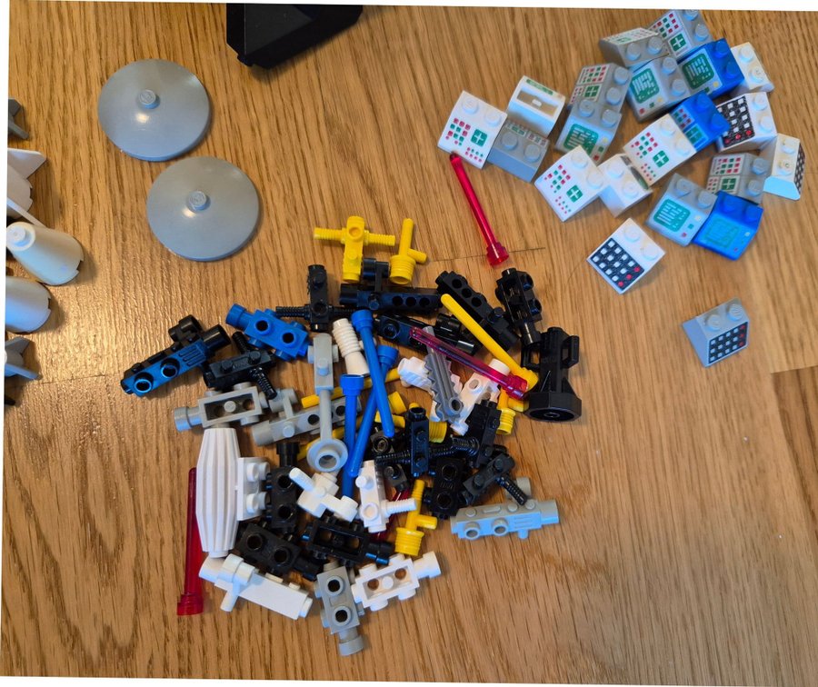 Lego Space - Stor samling minifigurer och delar