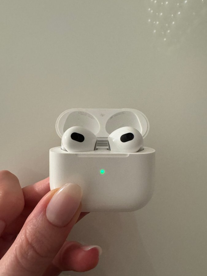 AirPods