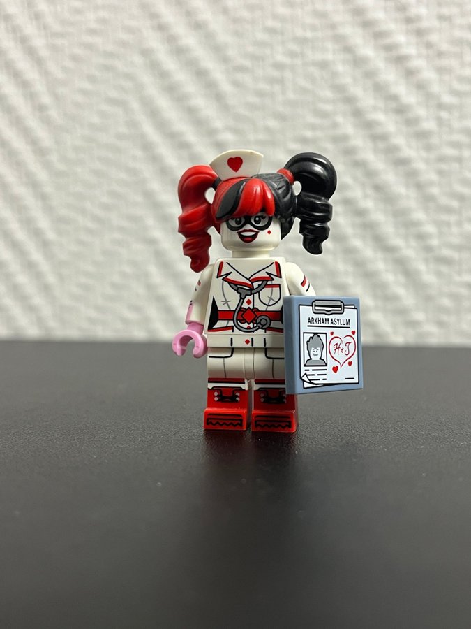 Lego Minifigurer Lego Batman Movie Nurse Harley Quinn Komplett