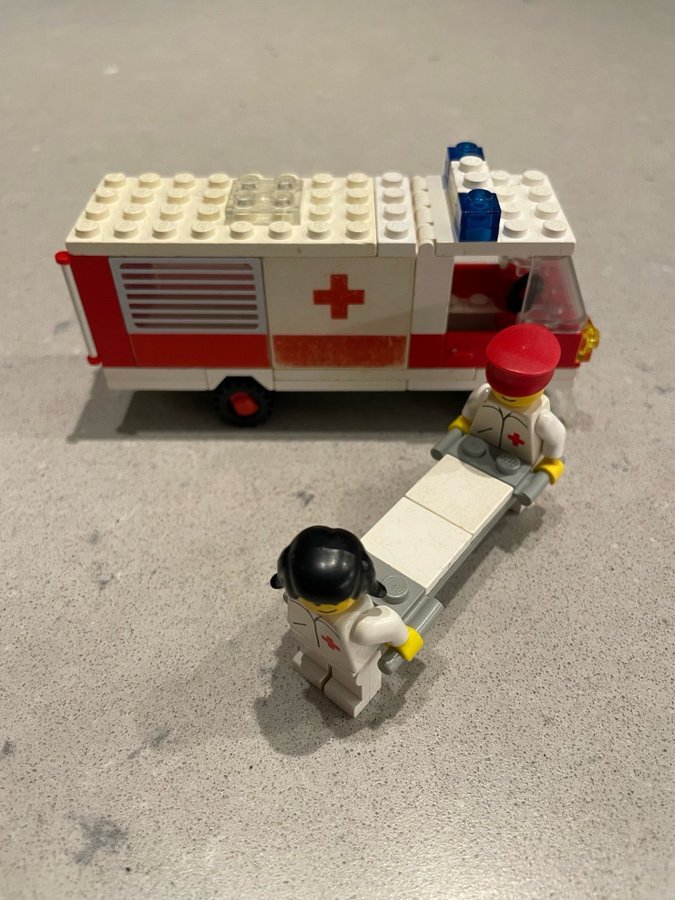 Lego Classic Town - Ambulance 6680, Komplett