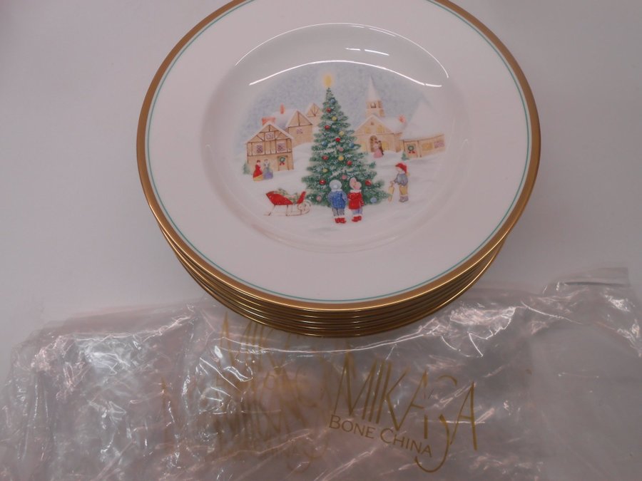 NYA/5 djupa tallrikar MIKASA i porslin Bone China/JAPAN/Merry Christmas