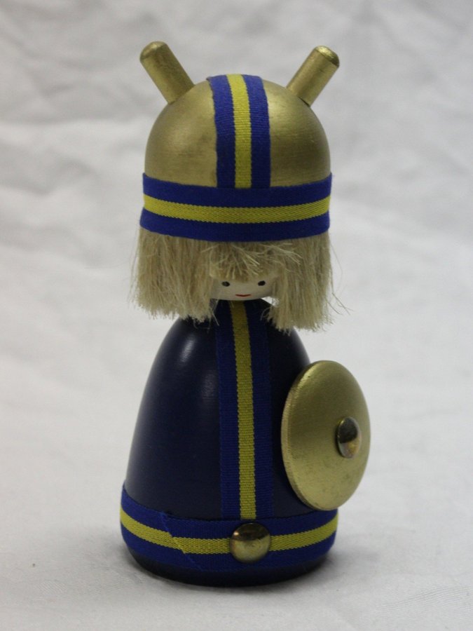 Handgjord Viking Figurin i Trä 14 cm - Swedish Crown