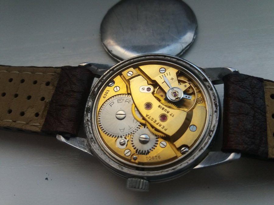 Vintage Perfecta 17 Rubis Watch