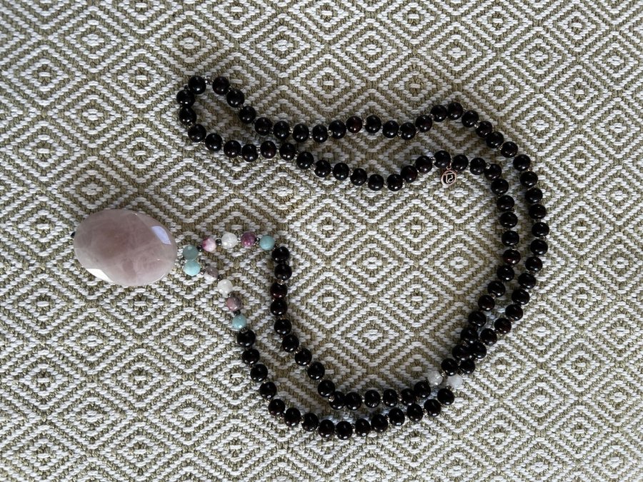 Tiny Devotions mala, halsband, kristall, yoga, meditation