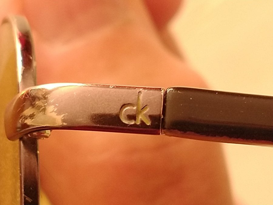 CALVIN KLEIN GLASÖGONBÅGAR + FODRAL I BRA SKICK