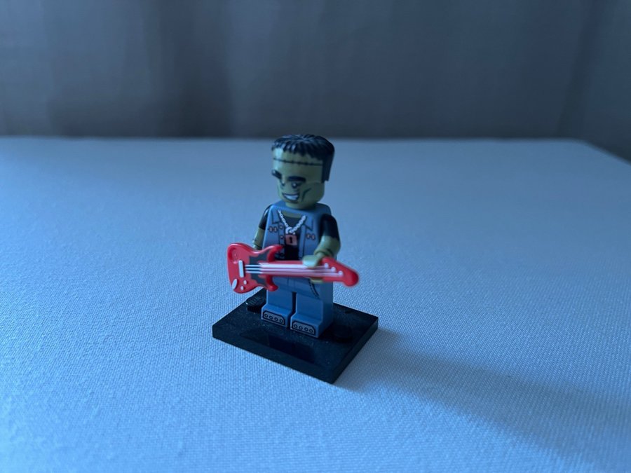 Lego Minifigur - Frankenstein med Gitarr serie 14