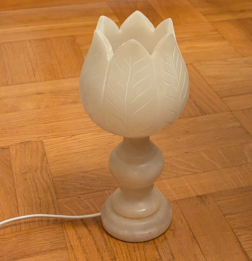 Unik bordslampa i alabaster marmor blomma retro vintage 70-tal