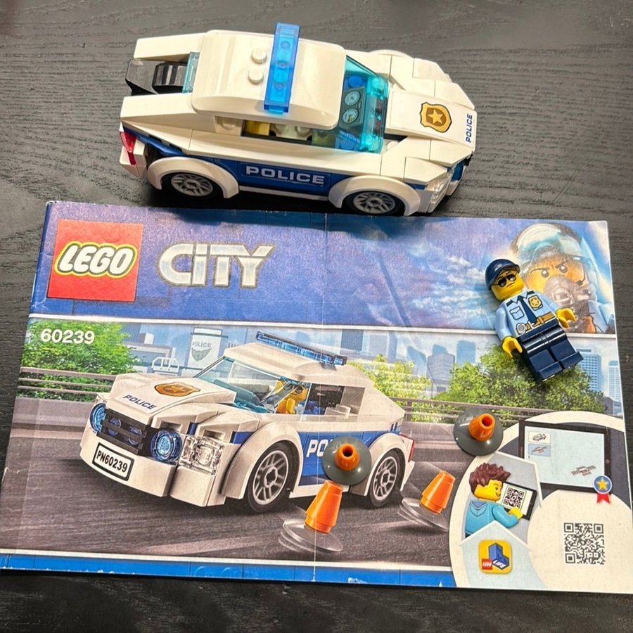 LEGO City Polisbil 60239