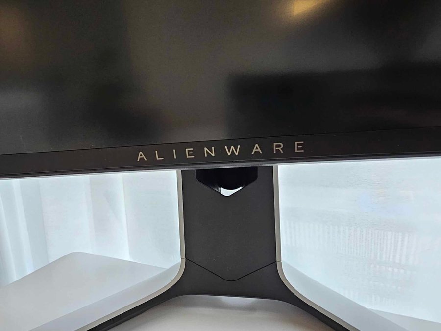 Alienware 375" Ultra Wide AW3821DW NANO IPS 3840 x 1600 DisplayPort: 144/85 Hz