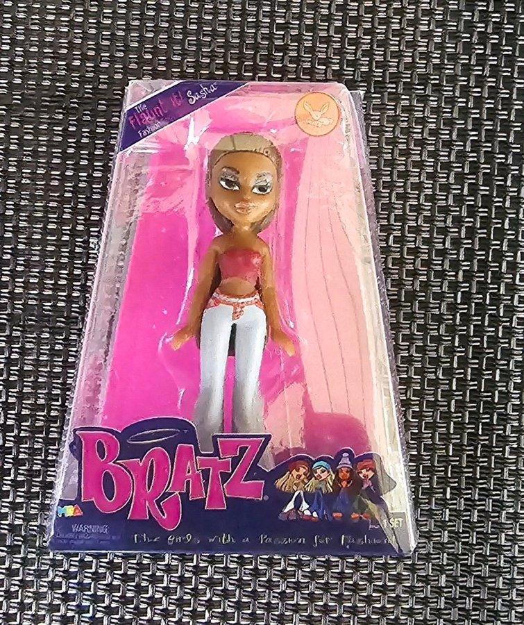 Bratz Sasha - Paint It! Sasha Fashion ( mini)