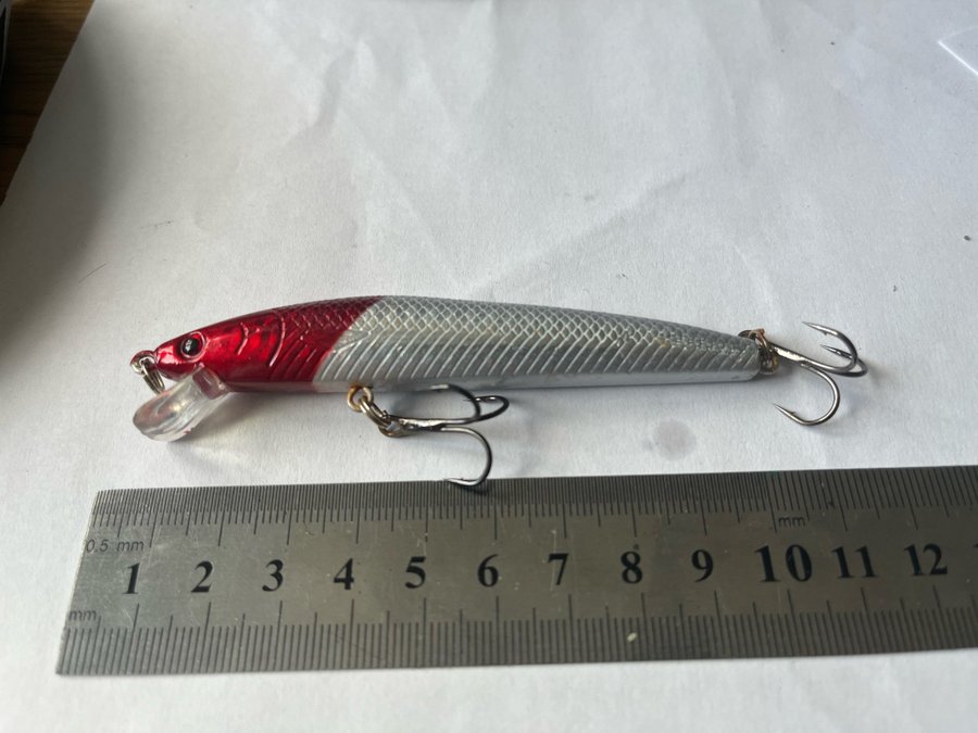 Flytande wobbler med rasselkulor ca 9gr och 10cm