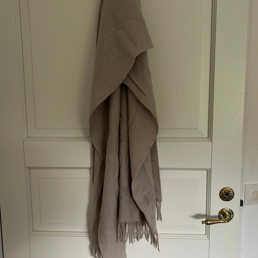 Filippa K beige halsduk