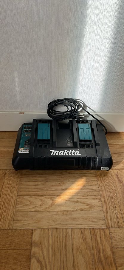 Makita DC18RD Laddare