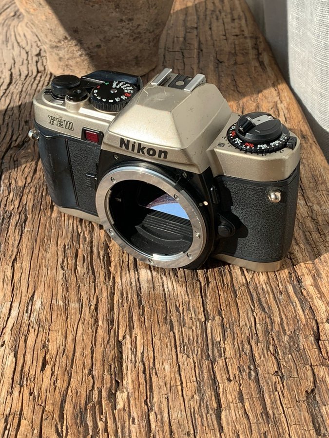 Nikon FE-10 - reperationsobjekt