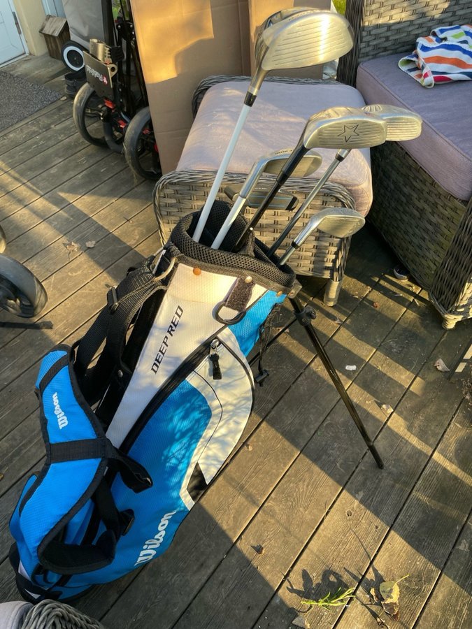 Golfset samt bag för junior - Wilson Deep Red