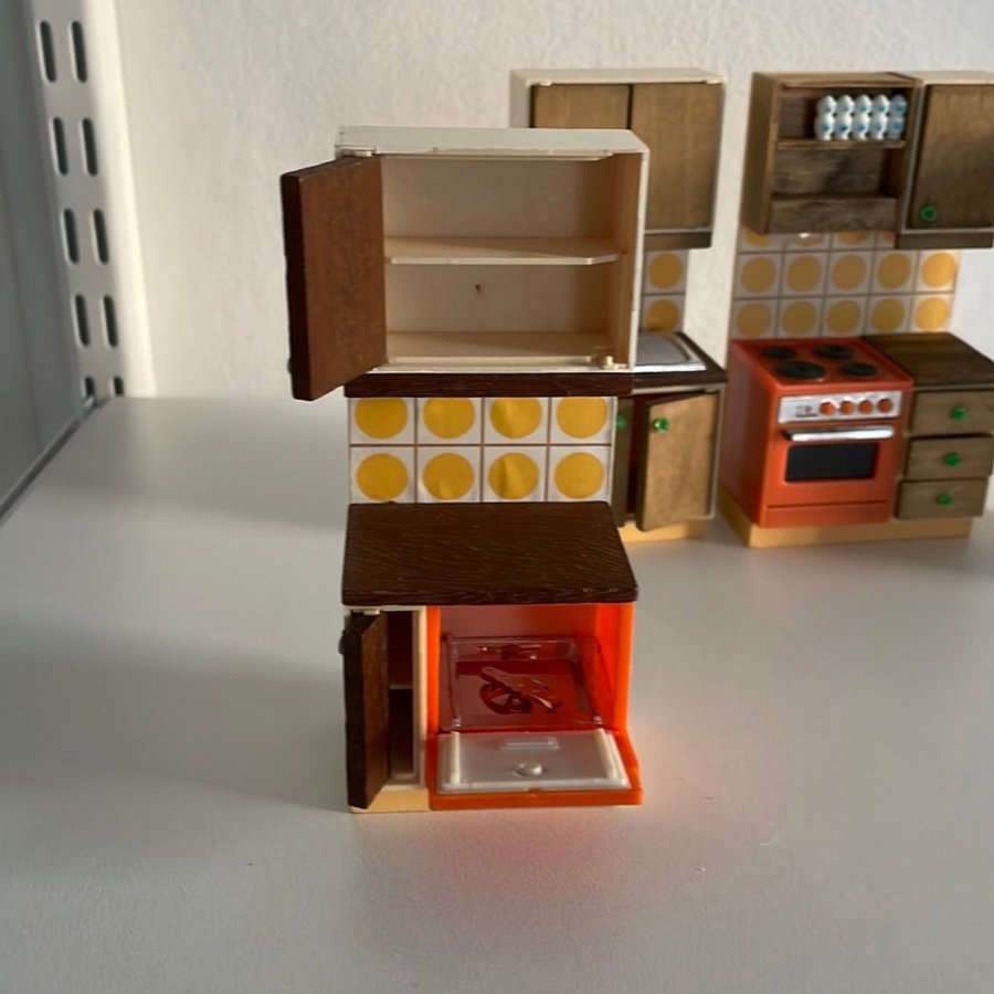 Lundby dockhus kök modell Continental orange från 70-talet Retro