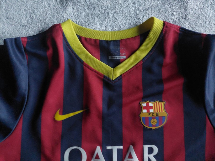 FC Shirt 2013-14 BARCELONA HOME SHIRT NIKE jersey Size large striped L