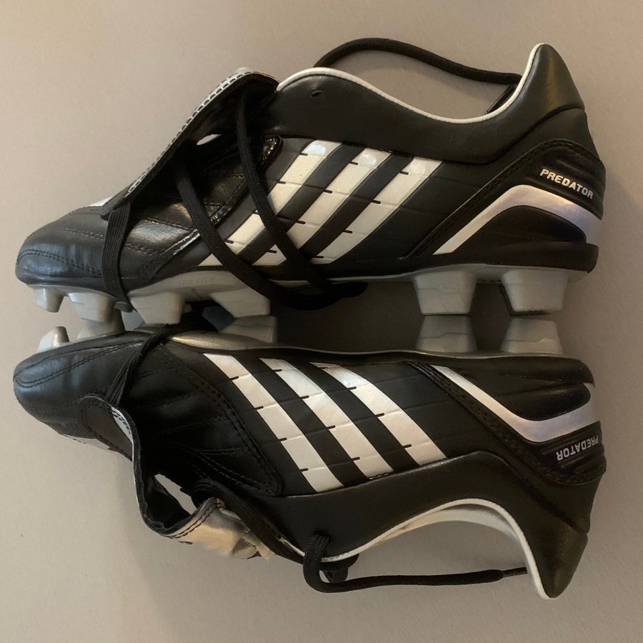 NYA Adidas Predator fotbollsskor storlek 40 svarta silver OANVÄNDA