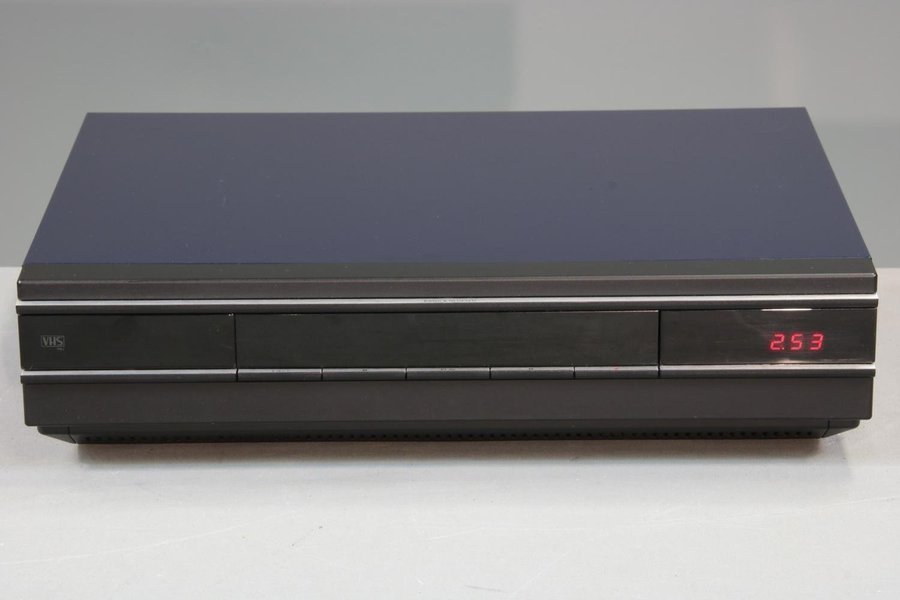 Bang  Olufsen Beocord V8000 VHS Recorder/Player