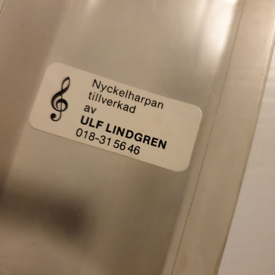 Nyckelharpa tillverkad av Ulf Lindgren