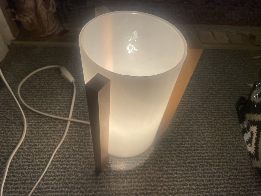 IKEA - BORDSLAMPA - TYP B9813 - TRÄ OCH GLAS - PORFYLIT