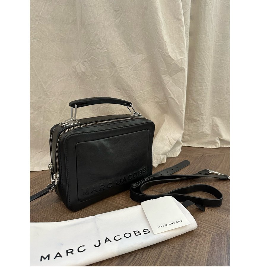 MARC JACOBS THE BOX BAG