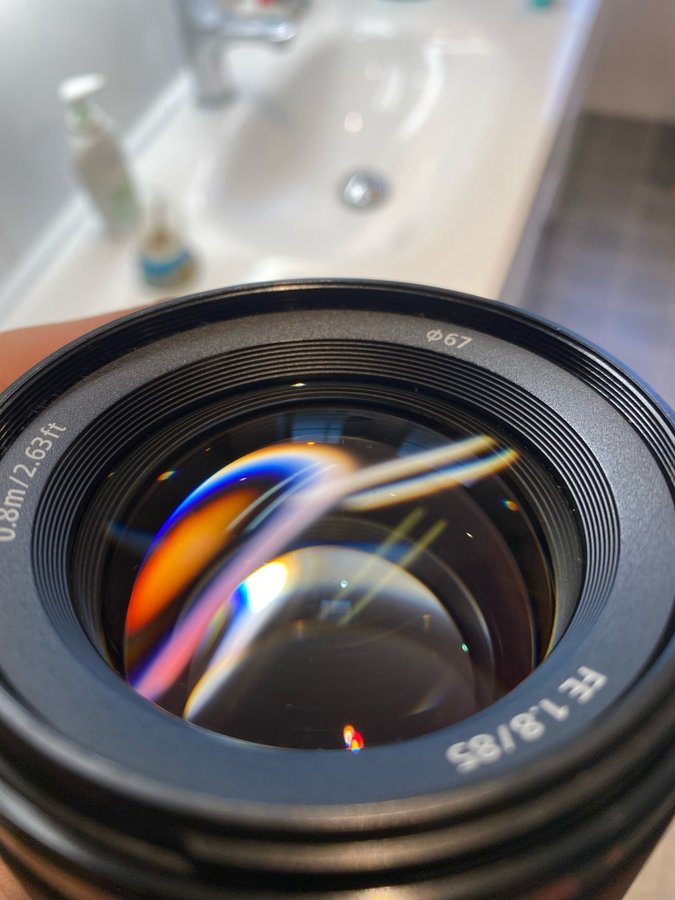 Sony FE 85mm f/1.8