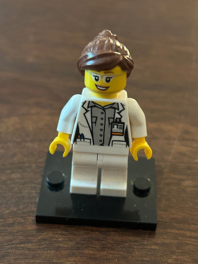 Lego City - Female Doctor Minifigure