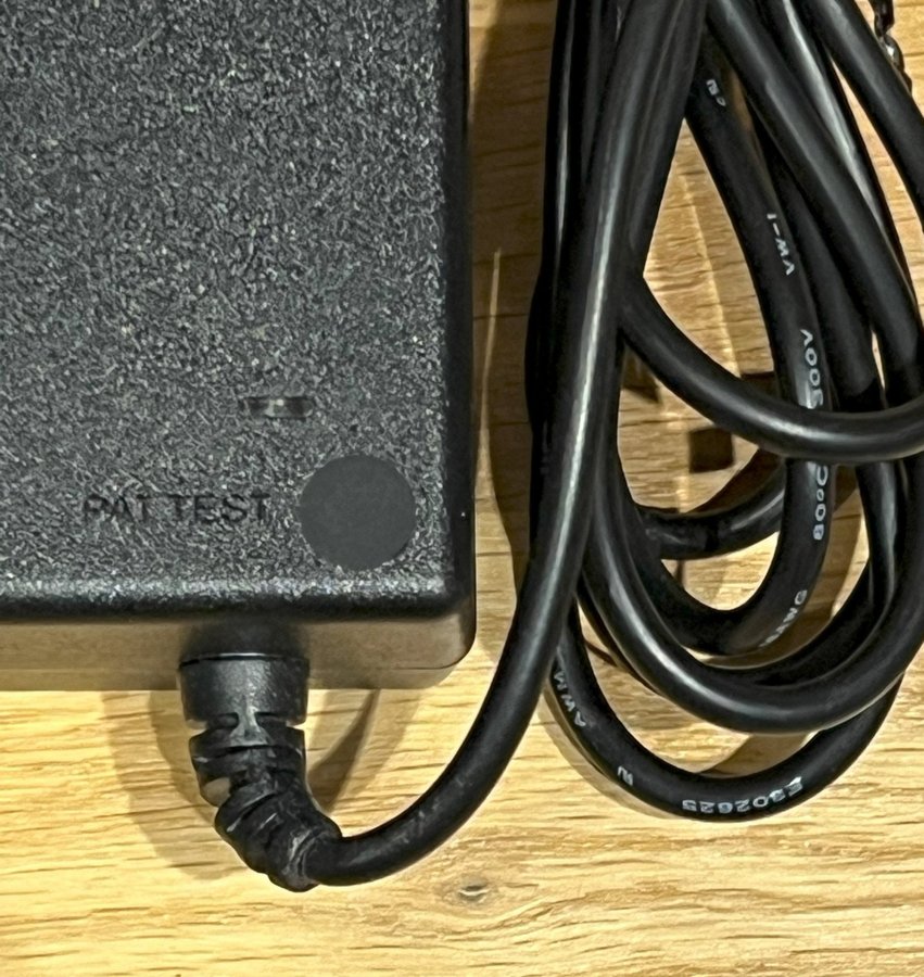 ADAPTER -> Zebra - strömadapter: 20V = 3.0A (60W MAX).